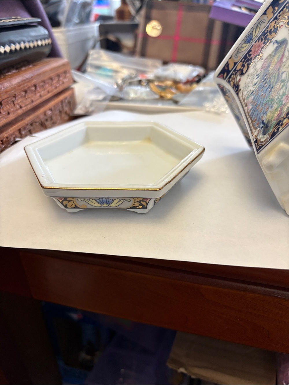 Vintage  Hexagonal Peacock Porcelain Planter With Drainage Tray - Picture 5 of 7